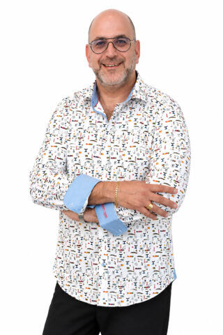Richard wearing the Cape Town Shirt in long sleeve
